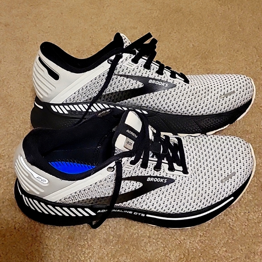 Brooks Adrenaline 22 size 8.5